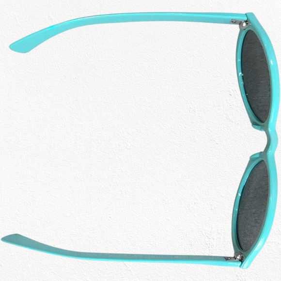 1960s Vintage Aqua Blue Mod Sunglasses Riveted Round Frame Retro Mod Eyewear - Picture 2 of 14